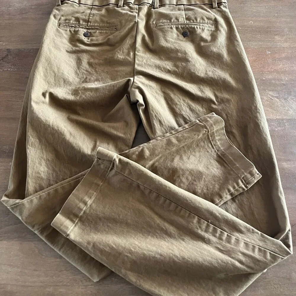 GAP Slim Stretch Modern Khakis in Brown Size 32x30 (True Waist 34